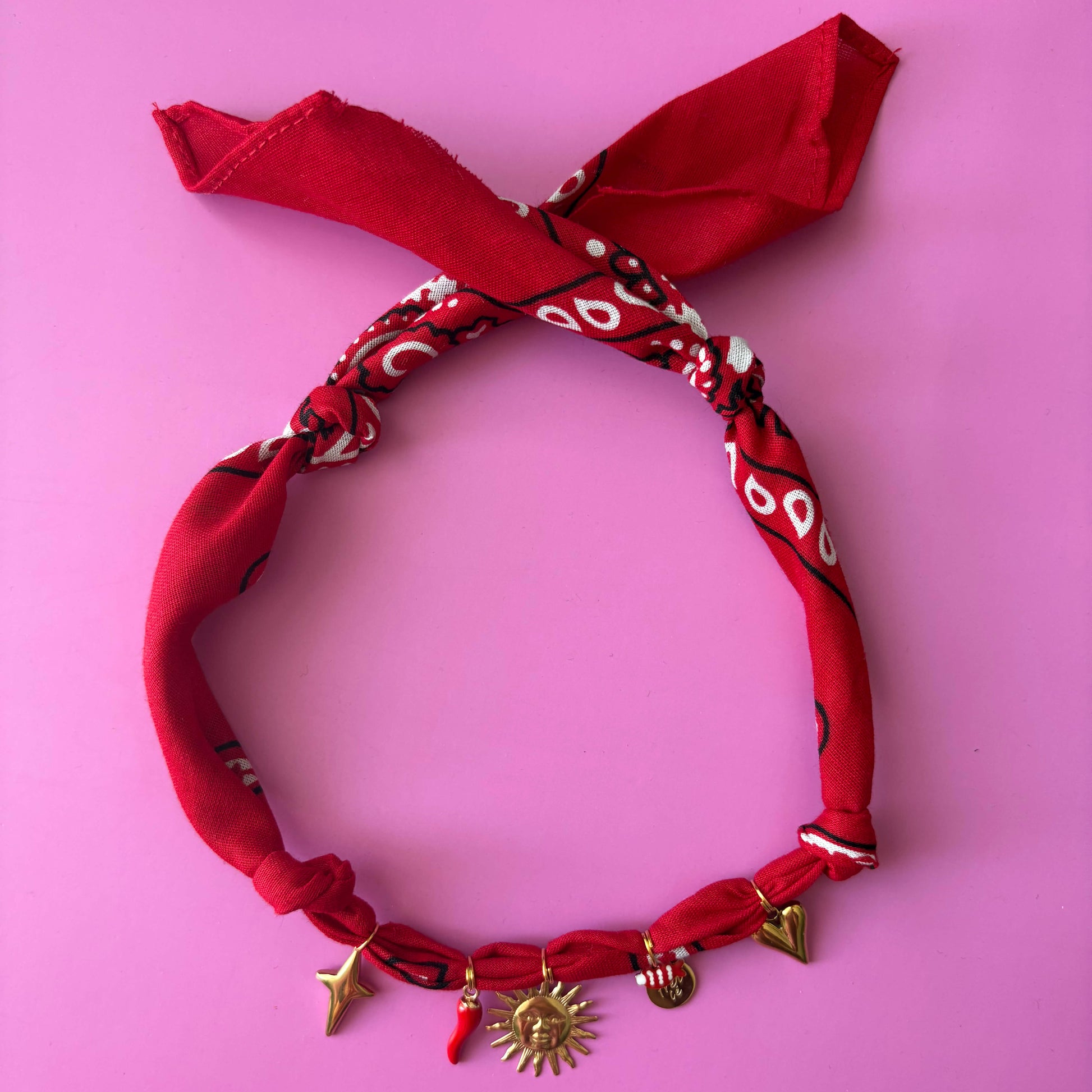 Fren ce bandana ketting geknoopt chocker met gouden bedels 