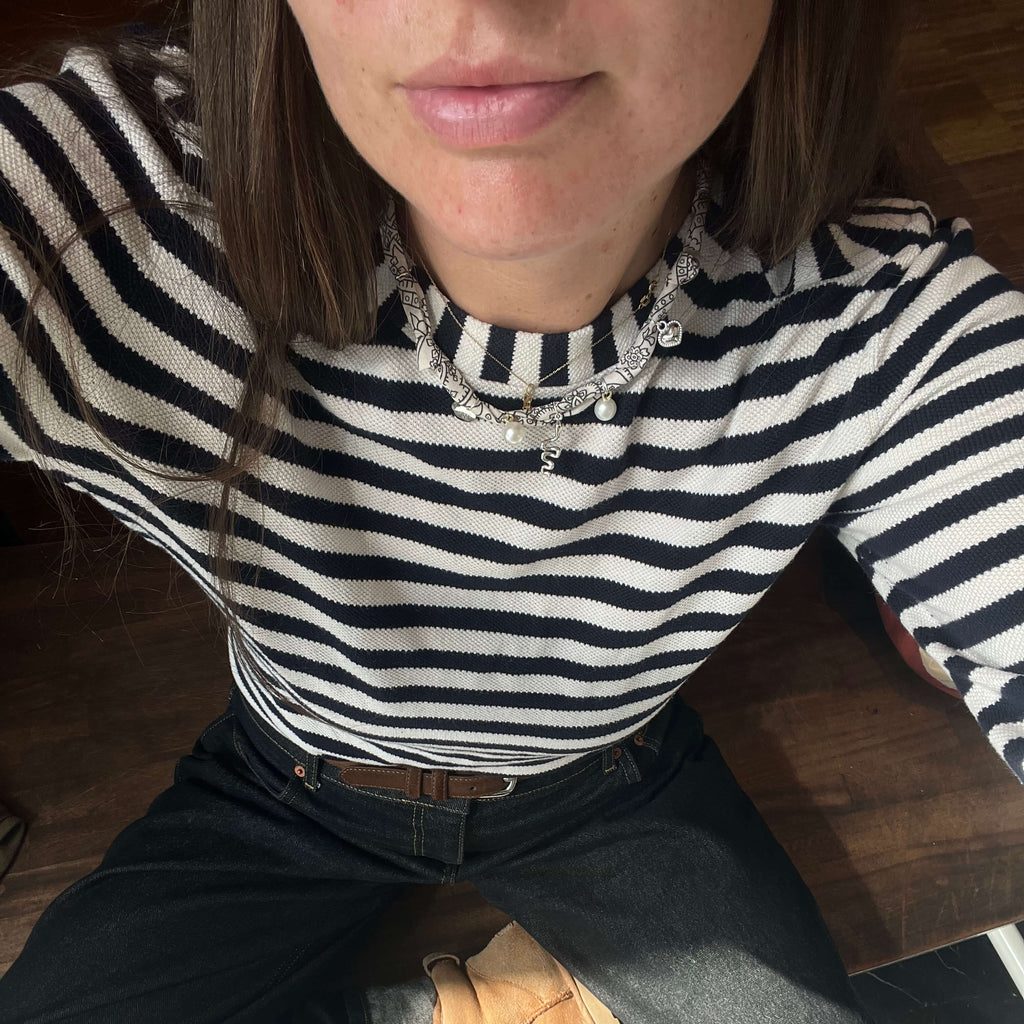 geknoopte bandana ketting met zilveren bedels 