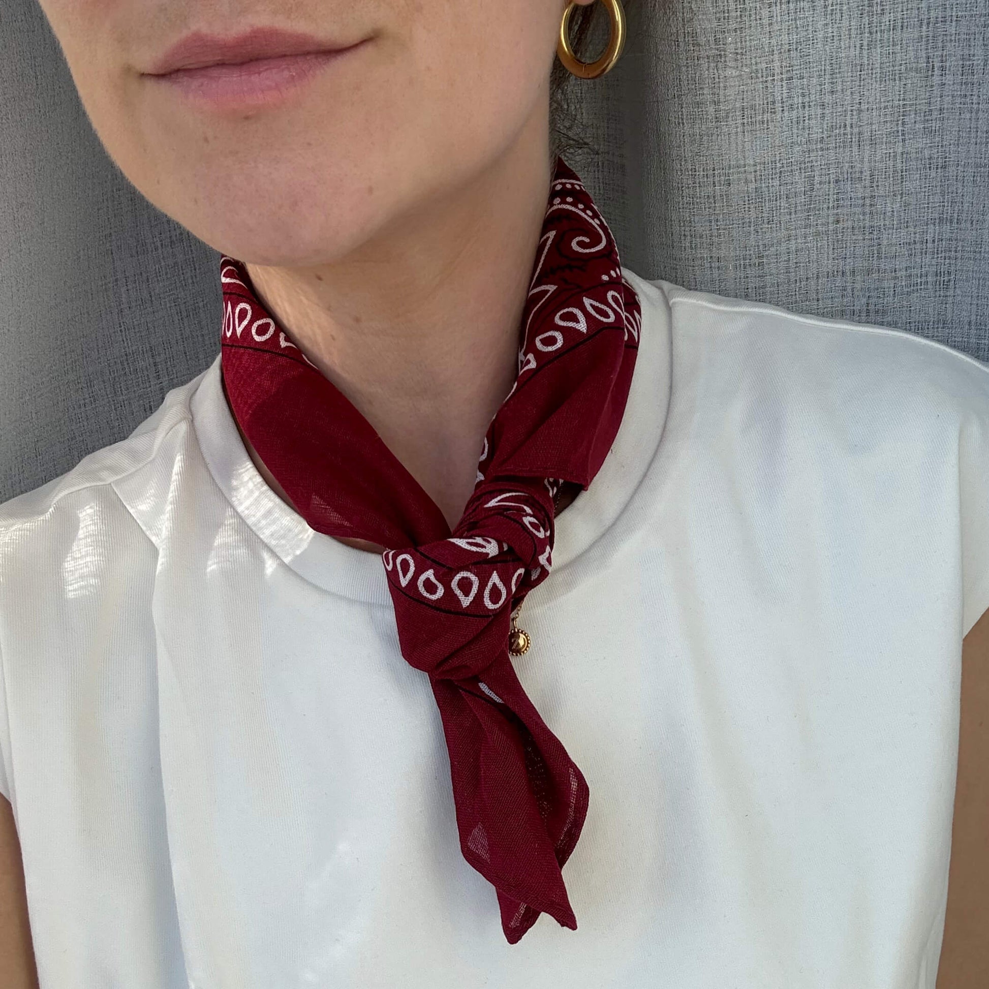 Geknoopt bandana sjaaltje bordeaux rood