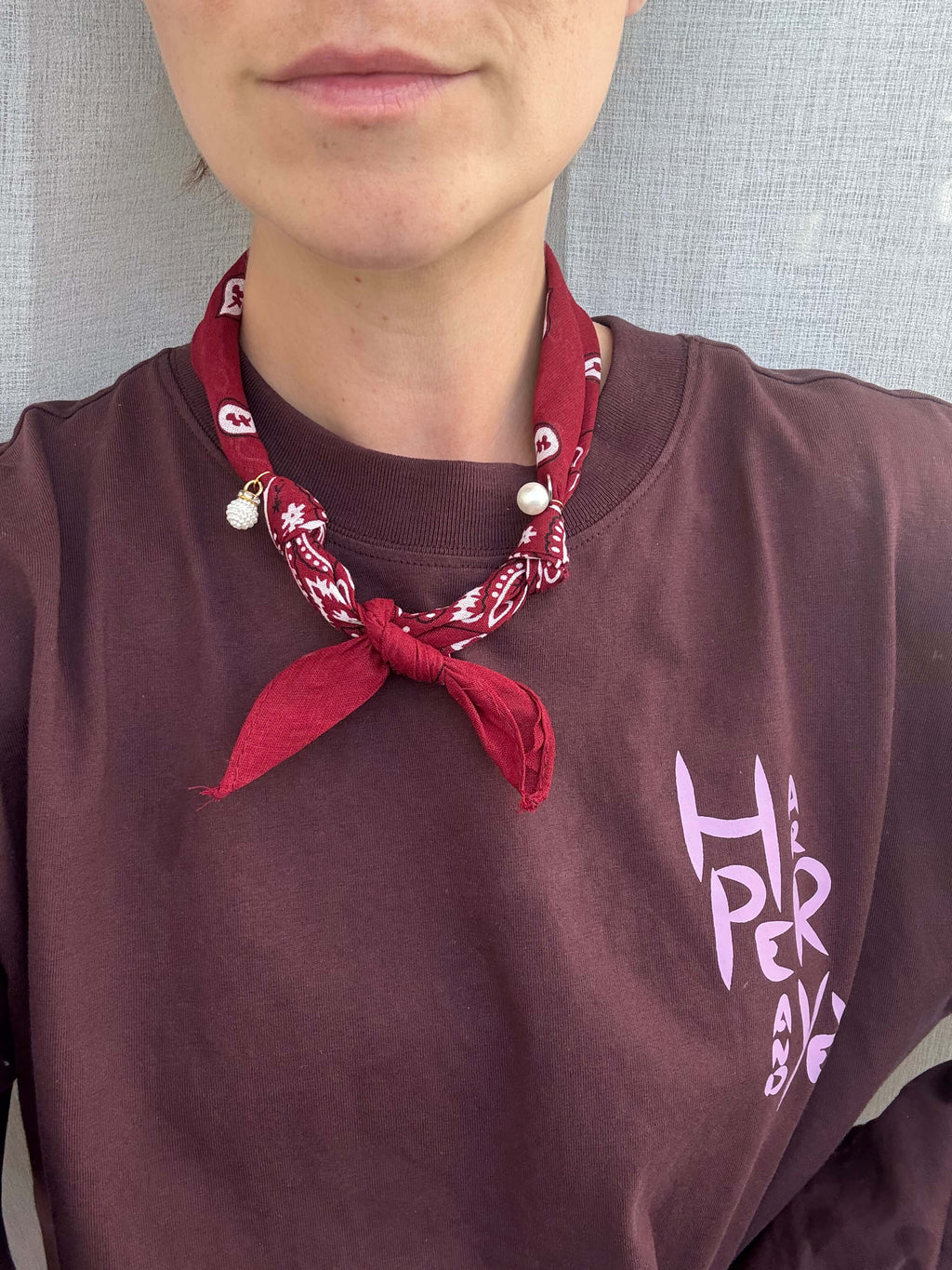 Bordeaux rood bandana sjaaltje met parels