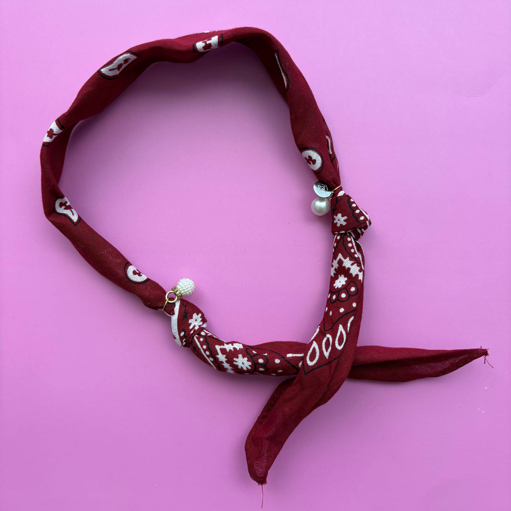 Bordeaux rode bandana sjaal met parels