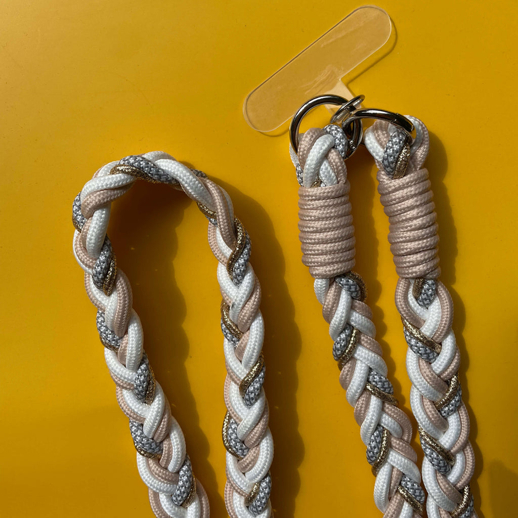 Lang telefoonkoord beige met handige bevestigingen voor ieder hoesje