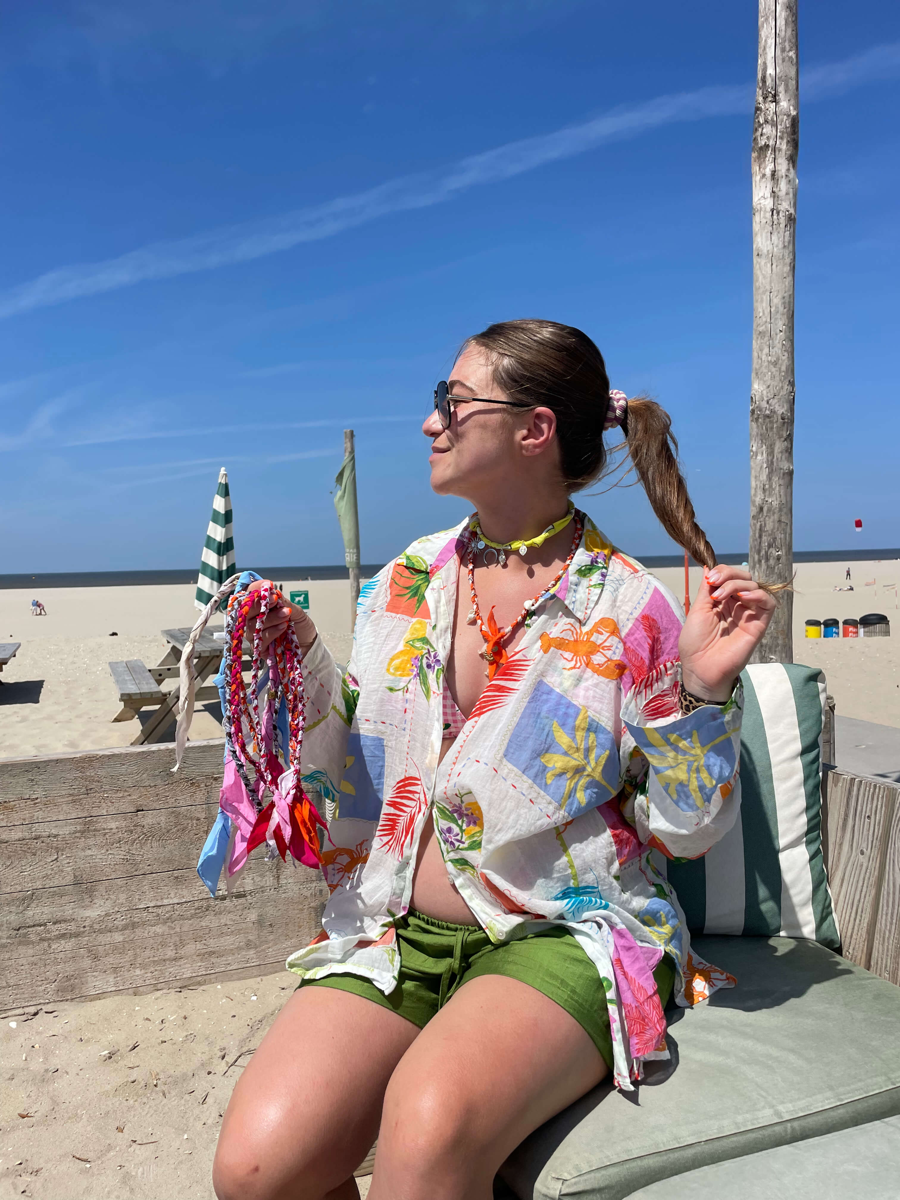 Handgemaakte bandana kettingen met bedels in verschillende kleuren, ideaal voor jouw zomer outfits