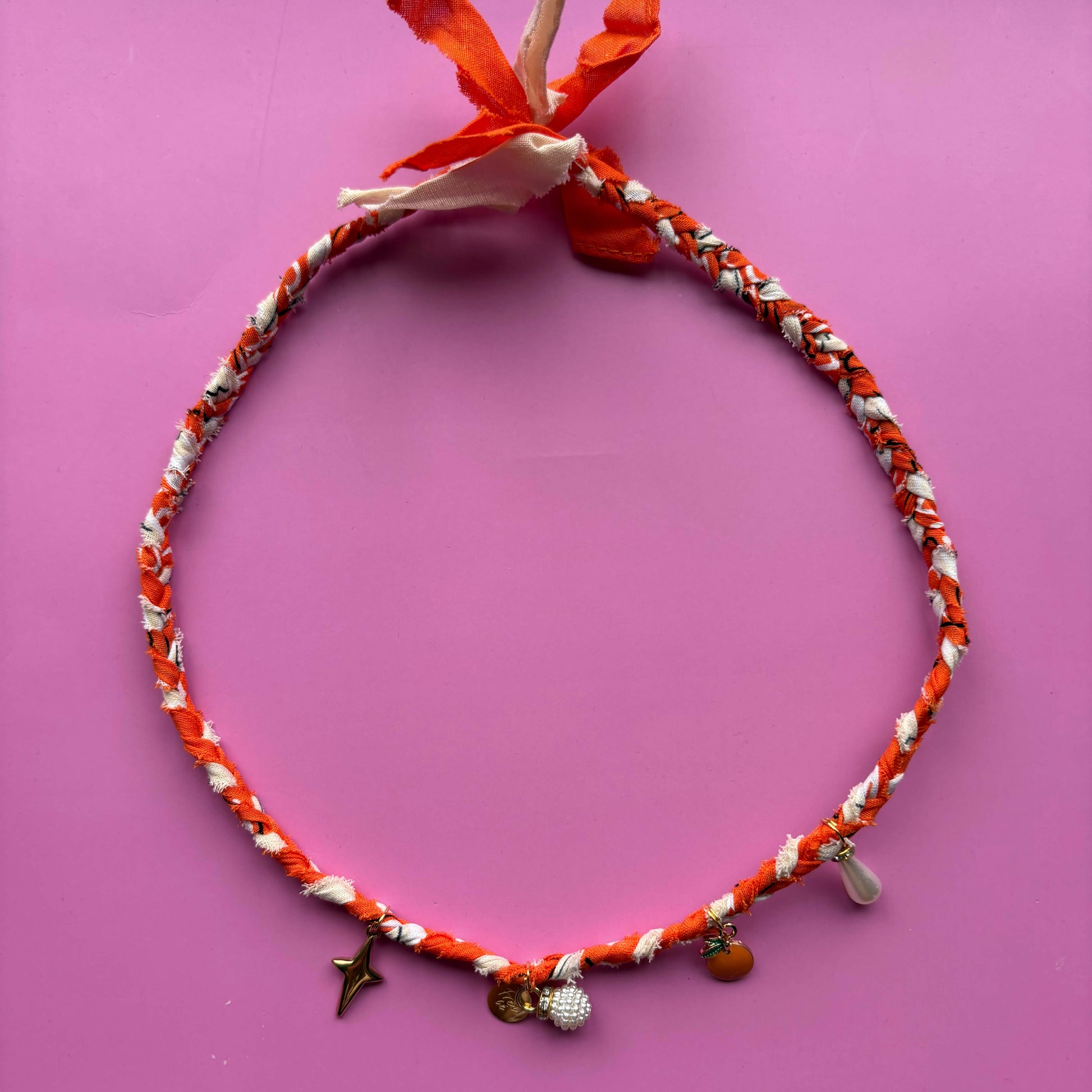 Koningsdag sieraden accessoire – gevlochten bandana ketting met charms