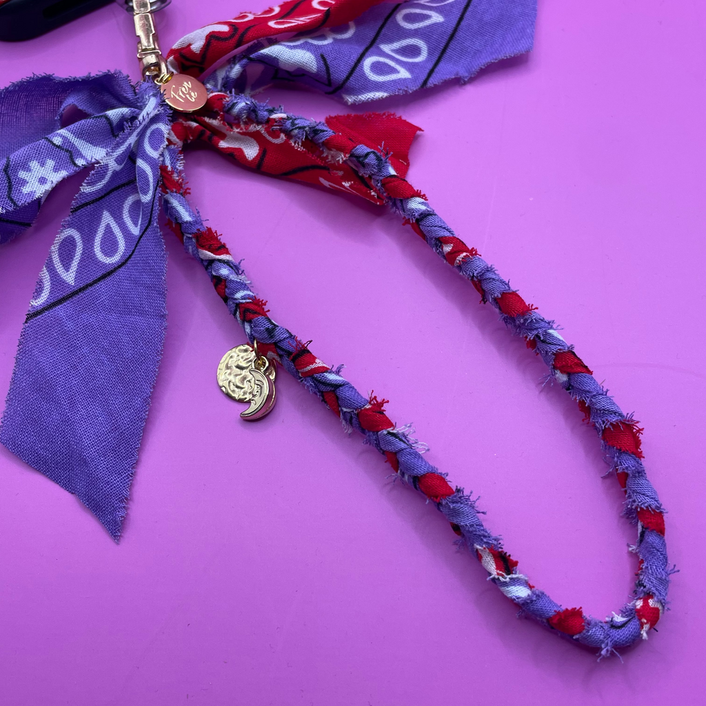 Telefoon en tas hanger paars en rood gouden bedels hand gemaakt